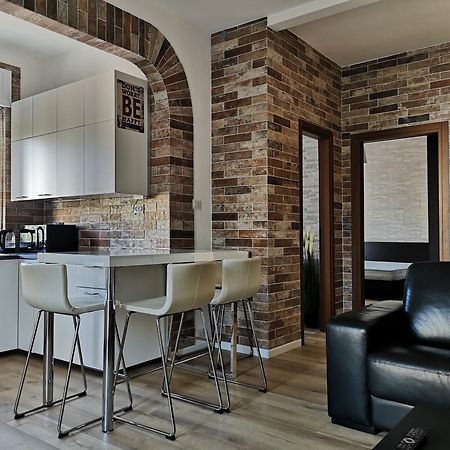 Queen East Verona Apartments Exteriér fotografie